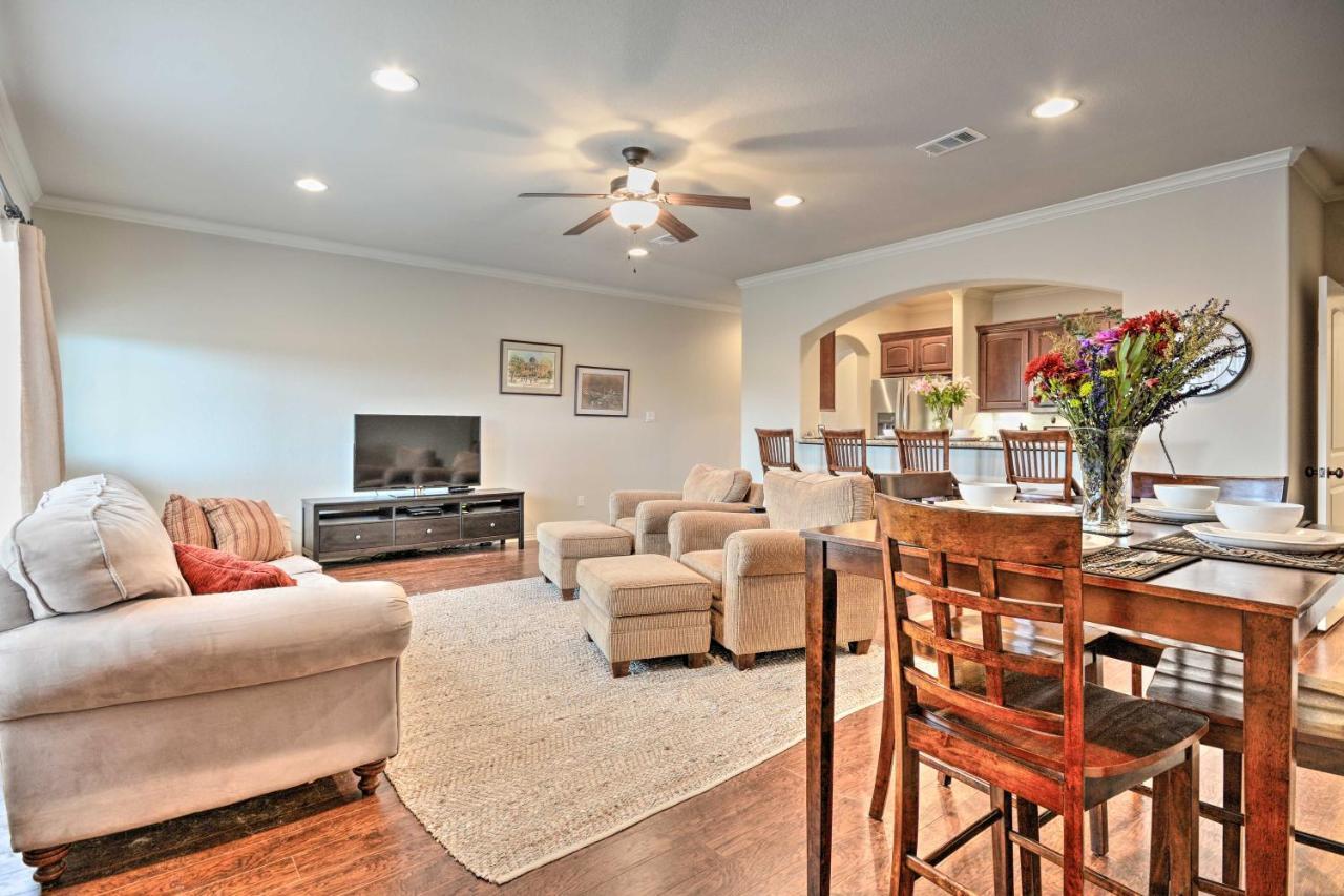College Station Townhouse With Private Patio Villa Kültér fotó