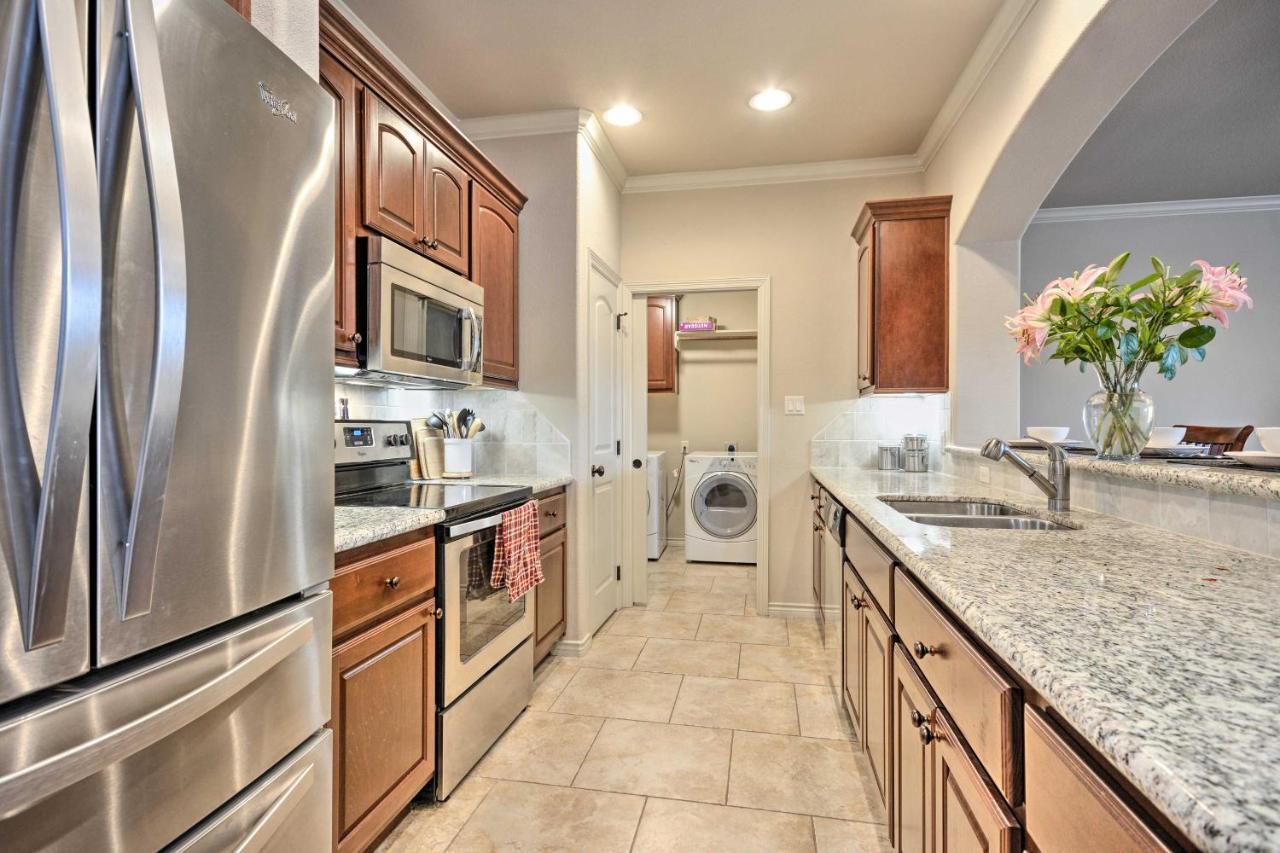 College Station Townhouse With Private Patio Villa Kültér fotó